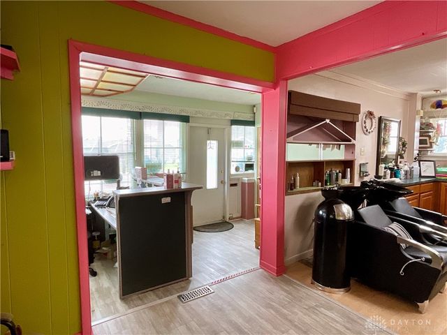 115 S Burnett Road, Springfield, OH 45505