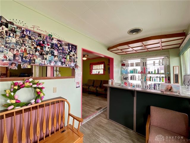 115 S Burnett Road, Springfield, OH 45505