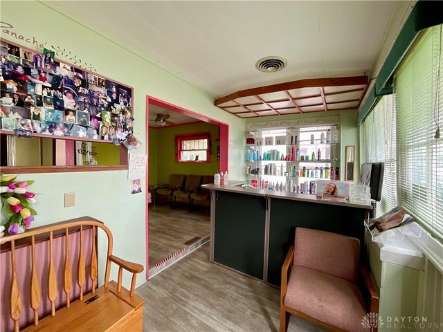 115 S Burnett Road, Springfield, OH 45505