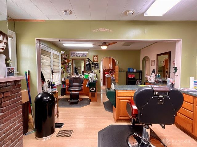 115 S Burnett Road, Springfield, OH 45505