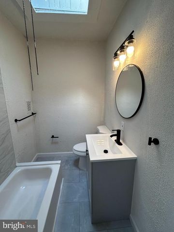 2433 S MILLICK ST, Philadelphia, PA 19142