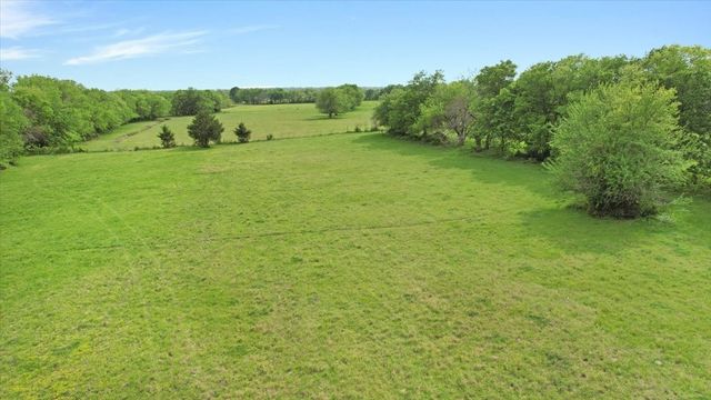 099 EAST LINE, Whitewright, TX 75491