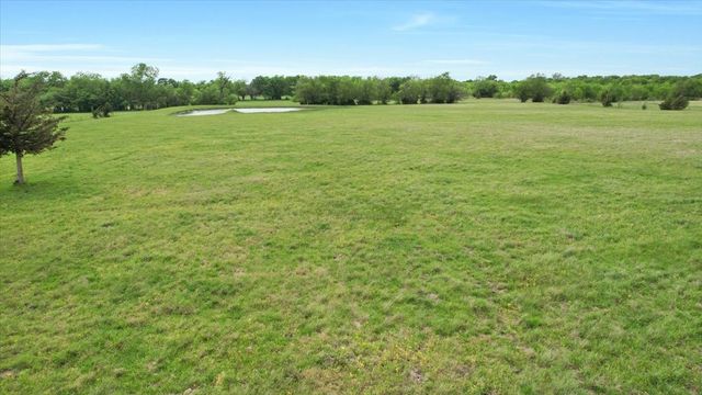 099 EAST LINE, Whitewright, TX 75491
