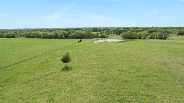 099 EAST LINE, Whitewright, TX 75491