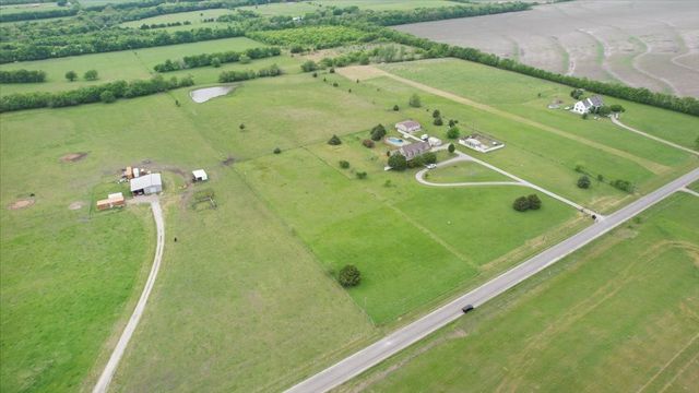 099 EAST LINE, Whitewright, TX 75491