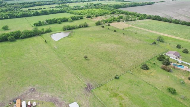 099 EAST LINE, Whitewright, TX 75491