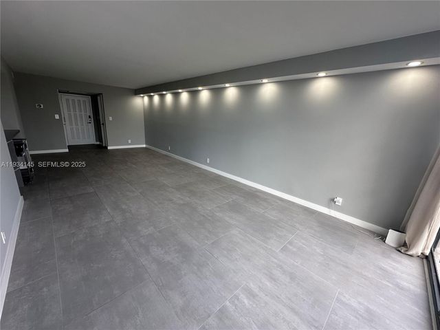 600 Parkview Dr 602, Hallandale Beach, FL 33009