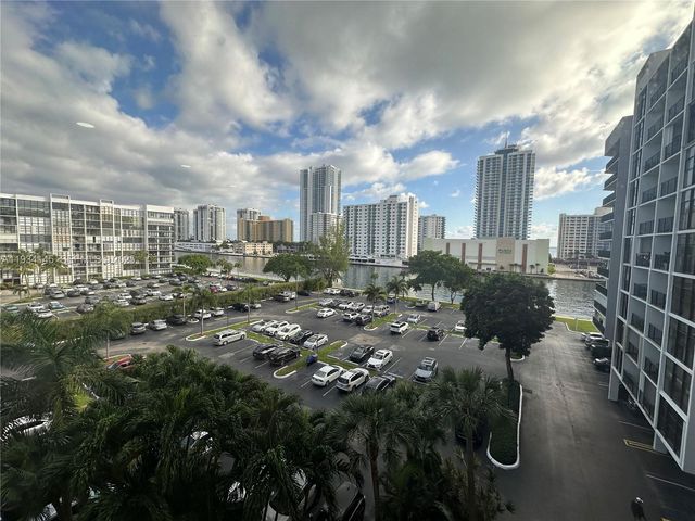 600 Parkview Dr 602, Hallandale Beach, FL 33009