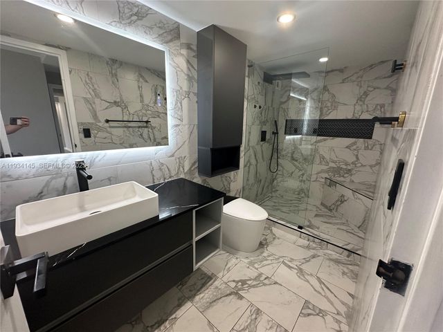 600 Parkview Dr 602, Hallandale Beach, FL 33009