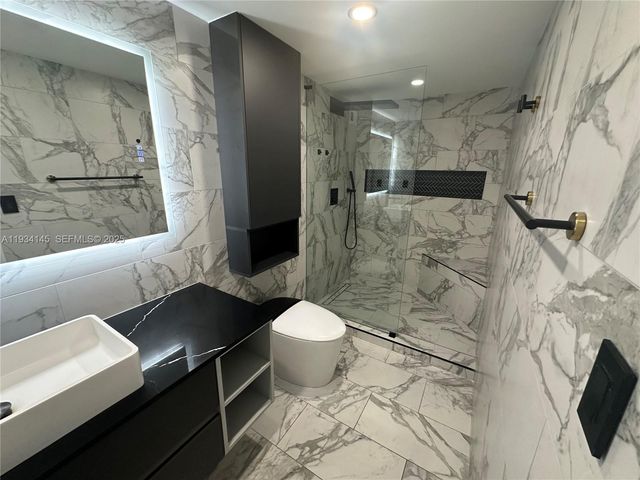 600 Parkview Dr 602, Hallandale Beach, FL 33009