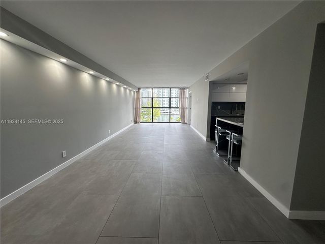 600 Parkview Dr 602, Hallandale Beach, FL 33009