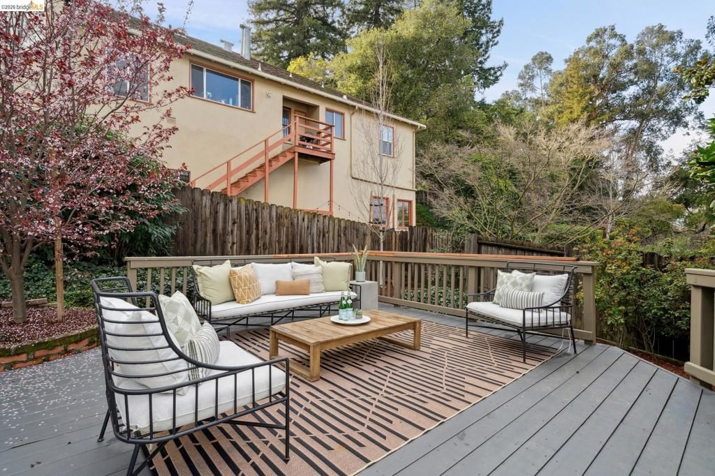 Image 39 of property listing at 741 741 Grosvenor Pl, Oakland, CA 94610