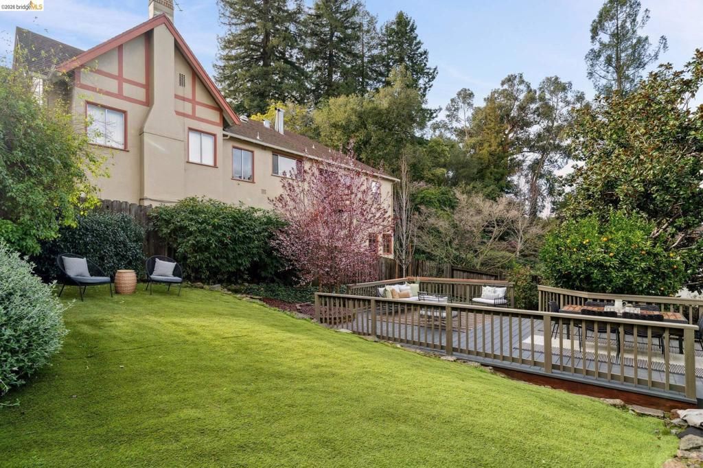 Image 44 of property listing at 741 741 Grosvenor Pl, Oakland, CA 94610