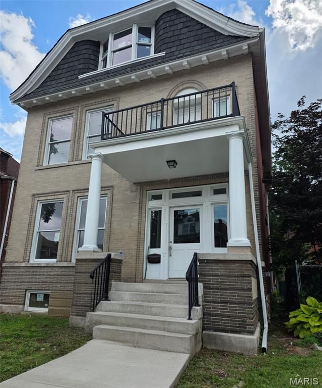 2932 University Street, St Louis, MO 63107