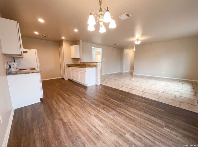 517 5th, Converse, TX 78109