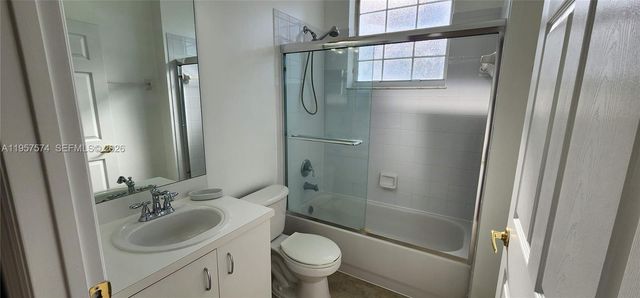 7400 S Aragon Blvd 3, Sunrise, FL 33313