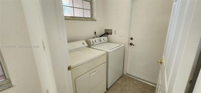 7400 S Aragon Blvd 3, Sunrise, FL 33313