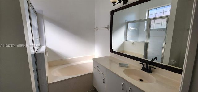 7400 S Aragon Blvd 3, Sunrise, FL 33313