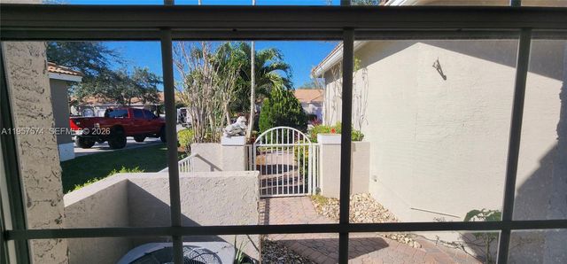 7400 S Aragon Blvd 3, Sunrise, FL 33313