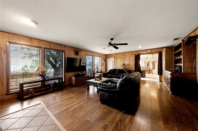 21282 Southwind Drive, Chandler, TX 75758