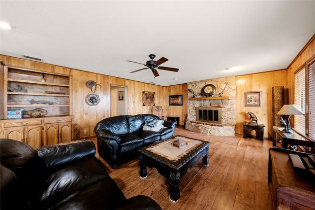 21282 Southwind Drive, Chandler, TX 75758