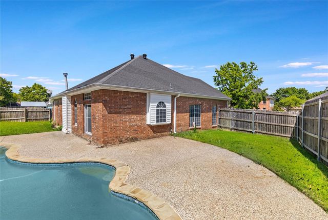 6113 Cliffbrook Drive, North Richland Hills, TX 76180