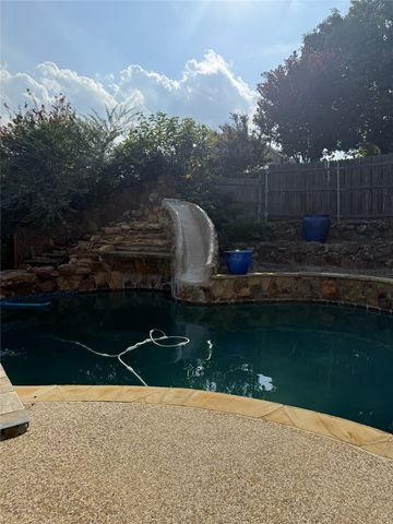 6113 Cliffbrook Drive, North Richland Hills, TX 76180