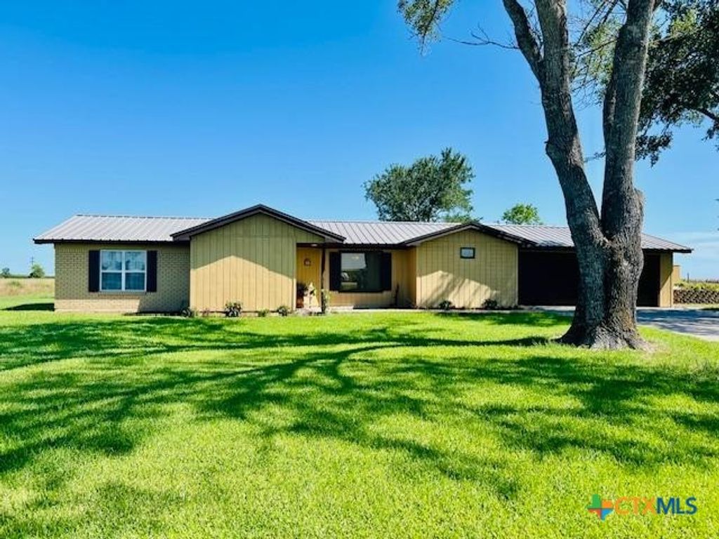 4241 Wood Hi Road, Victoria, TX 77905