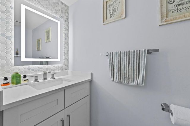 866 E Jeffery Street, Boca Raton, FL 33487