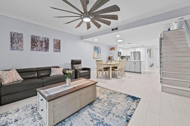 866 E Jeffery Street, Boca Raton, FL 33487