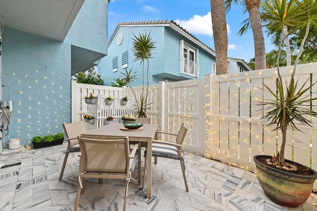 866 E Jeffery Street, Boca Raton, FL 33487