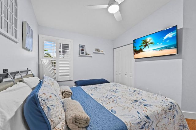 866 E Jeffery Street, Boca Raton, FL 33487