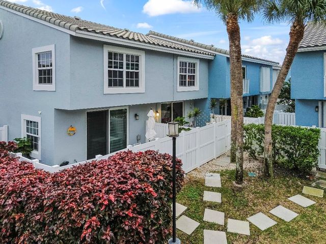866 E Jeffery Street, Boca Raton, FL 33487