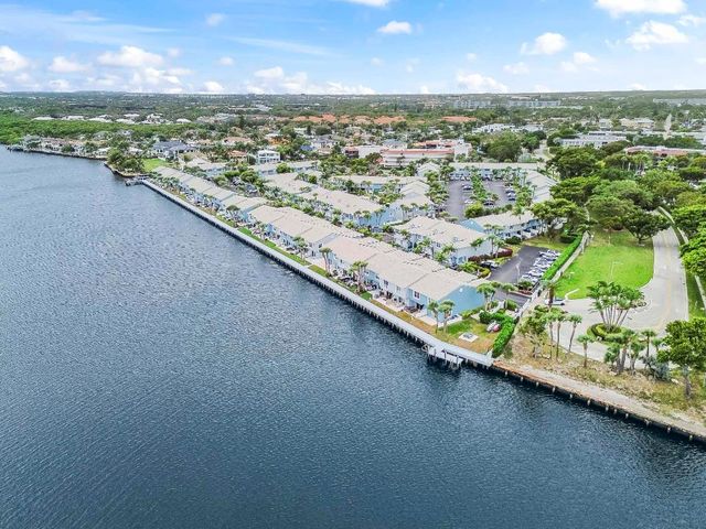 866 E Jeffery Street, Boca Raton, FL 33487