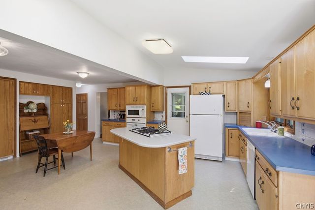 424 Winkworth Parkway, Syracuse, NY 13215