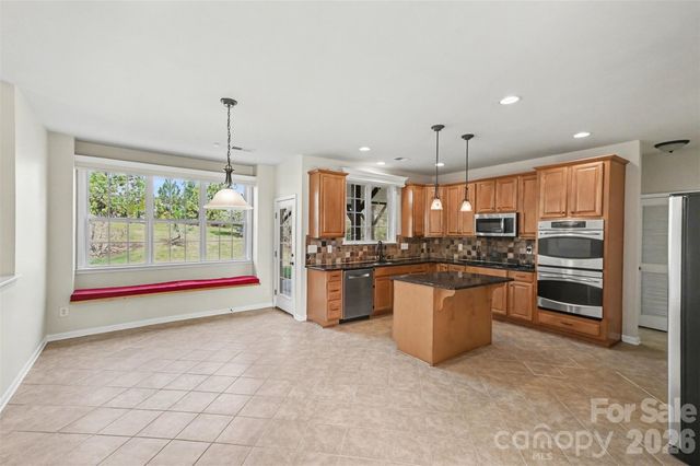 7512 Chasewater Drive, Harrisburg, NC 28075