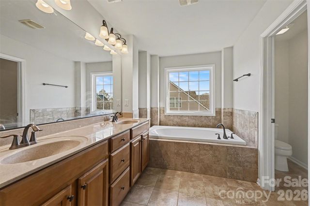 7512 Chasewater Drive, Harrisburg, NC 28075