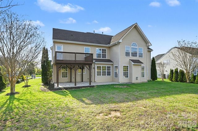 7512 Chasewater Drive, Harrisburg, NC 28075