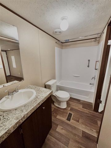 300 Cherokee Lane, Onalaska, TX 77360