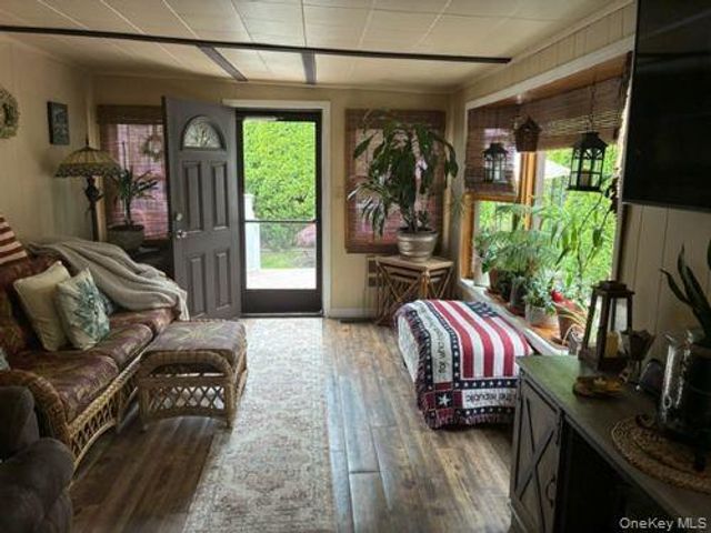 1661 Old Country Road 383, Riverhead, NY 11901