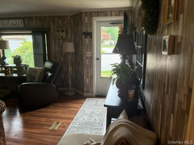1661 Old Country Road 383, Riverhead, NY 11901