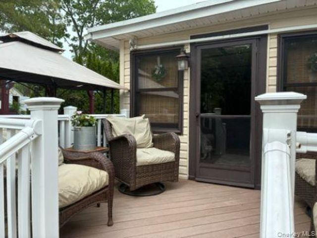 1661 Old Country Road 383, Riverhead, NY 11901