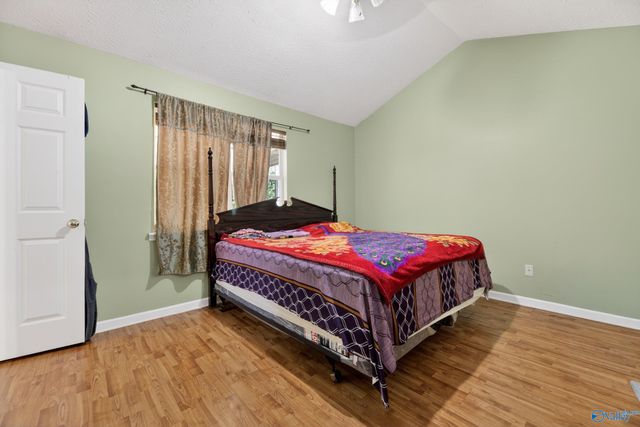 326 Autumnwood Drive, Rainbow City, AL 35906