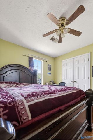 326 Autumnwood Drive, Rainbow City, AL 35906