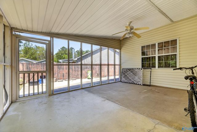 326 Autumnwood Drive, Rainbow City, AL 35906