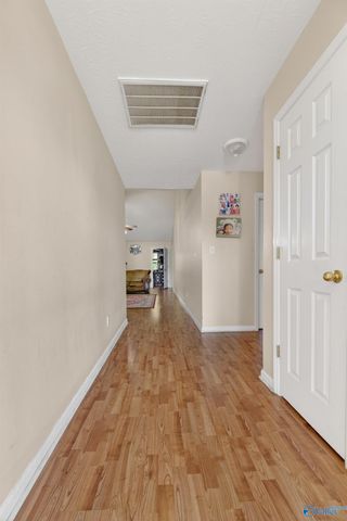 326 Autumnwood Drive, Rainbow City, AL 35906