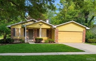 1053 Pinecone Trail, Florissant, MO 63031