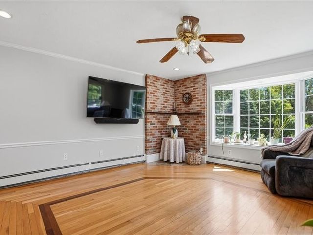 189 Holden St, Holden, MA 01520