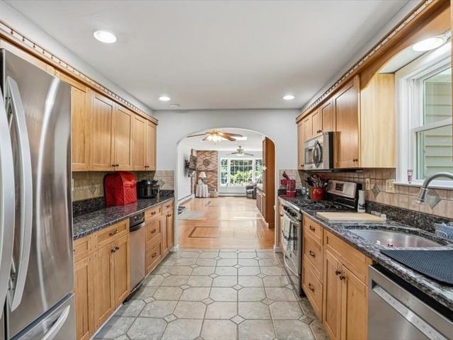 189 Holden St, Holden, MA 01520