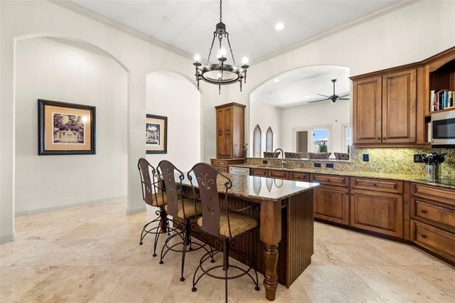 1076 PASEO DEL RIO NE, St Petersburg, FL 33702
